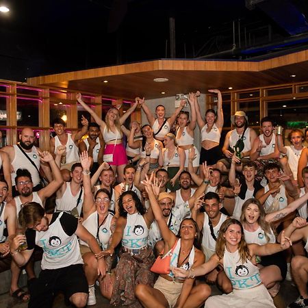 Mad Monkey Phuket Vandrehjem Patong Eksteriør billede
